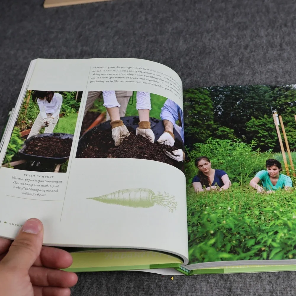American Grown Michelle Obama HC Dust Jacket Gardening Illustrated 1st USA